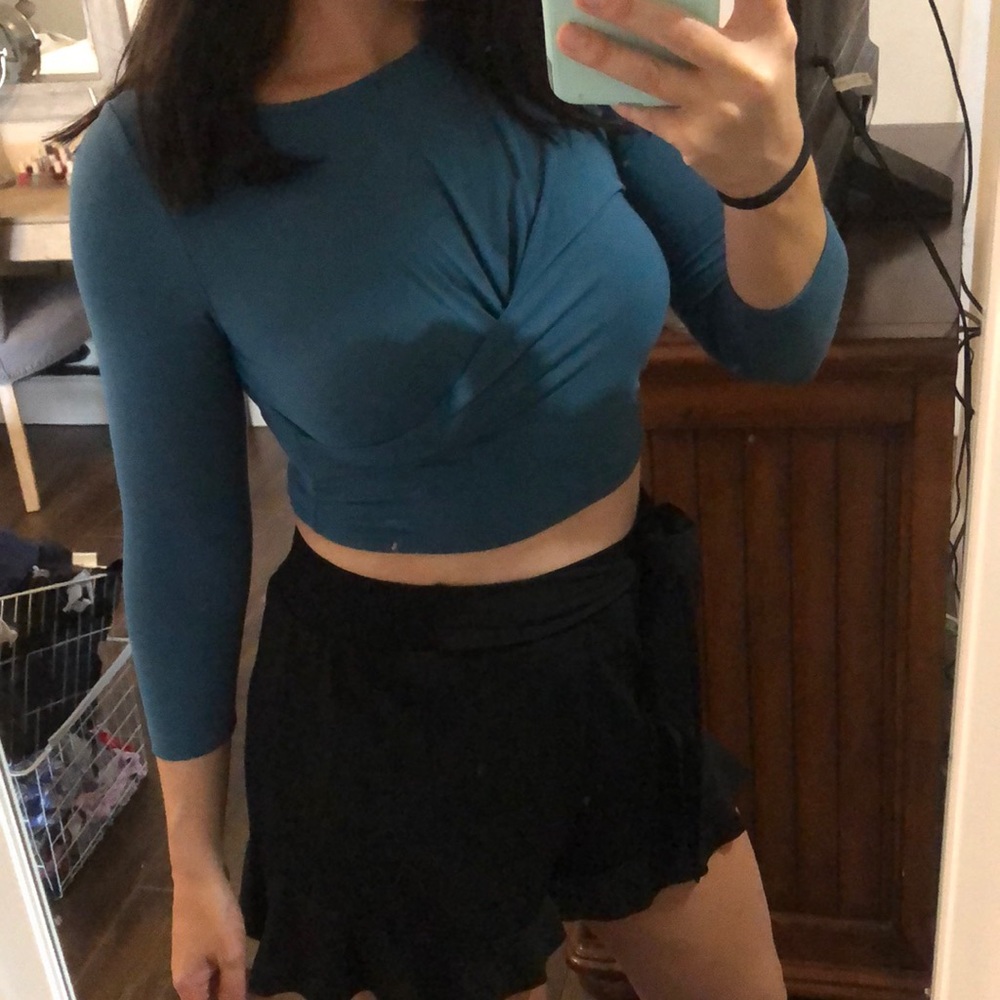 Worn once Bebe teal long sleeve crop top small